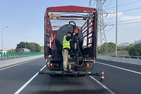 水性環氧乳化瀝青防水粘結層技術